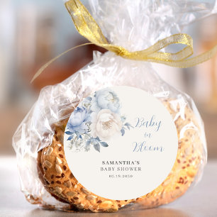 Sticker Rond Bébé en fleurs bleu floral garçon Baby Shower