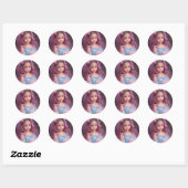 Sticker Rond Belle fille aux fleurs roses dans ses cheveux (Feuille)