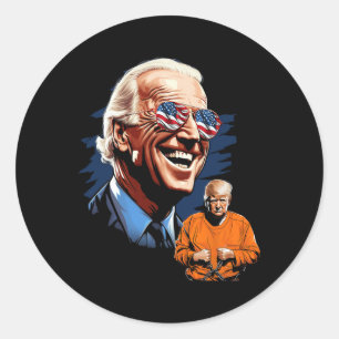 Sticker Rond Biden Rire Trump Pour Emprisonner Les Anti-Trump