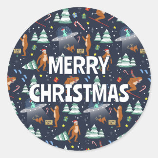 Sticker Rond Big Foot, Aliens, & Reindeer Sci-Fi Noël