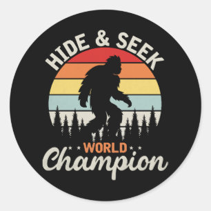 Sticker Rond Bigfoot Cacher Et Chercher Champion Du Monde
