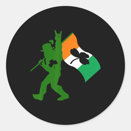 Sticker Rond Bigfoot Clover Leaf St Patricks Day Irish Sasquatc (Devant)