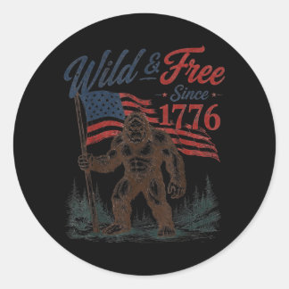 Sticker Rond Bigfoot Patriotique Sauvage Et Depuis 1776 4 Juill