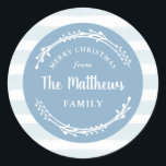 Sticker Rond Bleu Watercolor Stripe Round Christmas Cadeau Tags<br><div class="desc">Étiquettes cadeaux de vacances imprimés sur mesure avec arrière - plan rayé bleu et cadre de branche blanc. Personnalisez-le avec votre nom de famille et votre salutation de Noël personnalisée. Utilisez les outils de conception pour modifier les polices de texte et les couleurs ou ajouter vos propres photos pour créer...</div>