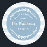 Sticker Rond Bleu Watercolor Stripe Round Christmas Cadeau Tags<br><div class="desc">Étiquettes cadeaux de vacances imprimés sur mesure avec arrière - plan rayé bleu et cadre de branche blanc. Personnalisez-le avec votre nom de famille et votre salutation de Noël personnalisée. Utilisez les outils de conception pour modifier les polices de texte et les couleurs ou ajouter vos propres photos pour créer...</div>