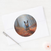 Sticker Rond Blue Heeler dans les feuilles d'automne automne au (Enveloppe)