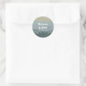 Sticker Rond Blue Retro Mountains and Forest Wedding Favor (Sac)