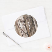 Sticker Rond Bois Coeur Etching Rustic Monogram Mariage Étiquet (Enveloppe)