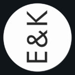 Sticker Rond Bold Big Monogram Simple Wedding<br><div class="desc">Ce superbe monogramme et emplacement de texte en noir et blanc, propre et bien conçu, moderne et minimal, mais très ludique, pour un style minimaliste, est cependant personnalisable à d'autres couleurs et fait partie d'une suite et d'une collection uniques de Phrosne Ras Design. Ce serait génial pour ceux qui planifient...</div>