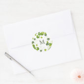 Sticker Rond Bouquet de trèfle vert monogramme St. Patrick (Enveloppe)