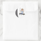 Sticker Rond Boy Swinging on Rope Swing (Sac)