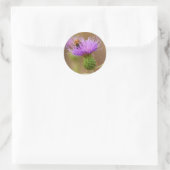 Sticker Rond Busy Bee sur Purple Thistle Photo (Sac)
