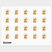 Sticker Rond Buveur de bière froide mousseuse dans un mug (Feuille)