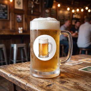 Sticker Rond Buveur de bière froide mousseuse dans un mug