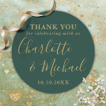 Sticker Rond Cadeau de remerciement de mariage vert émeraude et<br><div class="desc">Cadeau de mariage signature vert émeraude et or,  autocollant rond classique de remerciement avec les noms de style signature. Conçu par Thisisnotme©</div>