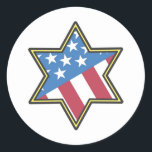 Sticker Rond Cadeaux américains juifs pour Hanoukka<br><div class="desc">Donnez ces cadeaux américains juifs comme Hanoukka présente à la famille et aux amis pour porter toute l'année montrant la fierté juive patriotique. Quel symbole semblant unique de drapeau américain dans une étoile de David !</div>