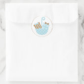 Sticker Rond Cadeaux Bleus Bébé dans un parapluie (Sac)