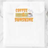 Sticker Rond Café & Soleil – Vibrations Matinales Positives (Sac)