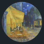 Sticker Rond Café Terrasse en soirée | Vincent van Gogh<br><div class="desc">Cafe Terrace at Night (1888) de Vincent van Gogh est une représentation lumineuse et emblématique d'un café extérieur à Arles, en France, sous un ciel étoilé. Le jaune vif du café contraste magnifiquement avec le bleu profond de la nuit, créant une ambiance chaleureuse et accueillante. Les coups de pinceau expressifs...</div>