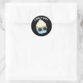 Sticker Rond Cake It Easy Funky Cupcake Pun Dark BG (Sac)