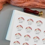 Sticker Rond Calligraphie Merci, Bourgogne, Rose Blush<br><div class="desc">En utilisant une police de caractères élégante, pivotante et moderne, j'ai créé une superposition graphique qui dit "merci". Un espace modèle a été ajouté pour vos noms ou messages. Le dessus du design est accentué par une image représentant des roses d'aquarelle en ivoire, rose rose, bordeaux et rouge. Tous les...</div>