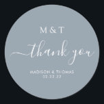 Sticker Rond Calligraphie simple Monogramme Dusty Mariage bleu<br><div class="desc">Sticker rond classique Mariage bleu Dusty</div>