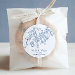 Sticker Rond Camden Maine Carte Elégante Marine Blue Wedding Fa<br><div class="desc">Ce étiquette autocollant bleu marine Camden, Maine est parfait pour se marier à Whitehall, 16 Bay View, Union Hall ou High Mountain Hall. Il est doté d'élégantes polices de caractères bleu marine combinées à toutes les typographies casquettes classiques et intemporelles. Cette carte du Maine comprend la baie de Penobscot, y...</div>