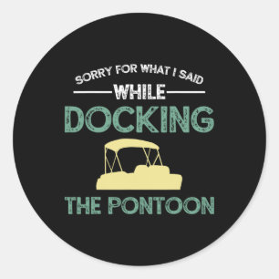 Sticker Rond Capitaine de bateau ponton naviguant