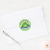 Sticker Rond Caricature de grenouille verte kawaii joyeux (Enveloppe)