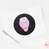 Sticker Rond Caricature de la chouette. Rose (Enveloppe)
