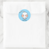 Sticker Rond Caricature de la souris blanche sur bleu clair (Sac)