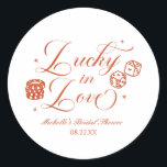 Sticker Rond Cartes à jouer Lucky In Love Casino Enterrement de<br><div class="desc">Voici des autocollants de fête élégants pour l'enterrement de vie de jeune fille avec des cartes à jouer Lucky In Love Casino !</div>