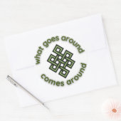 Sticker Rond Ce Qui Se Passe Autour De Karma (Enveloppe)