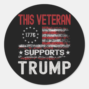 Sticker Rond Ce vétéran soutient le drapeau américain Trump 202