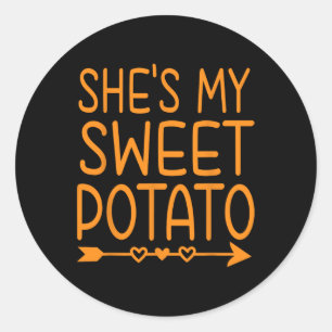 Sticker Rond C'est ma pomme de terre douce, je suis en train d'