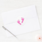 Sticker Rond C'est une fille - Pieds de bébé rose (Enveloppe)