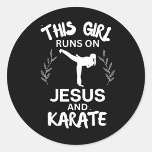 Sticker Rond Cette Fille Fonctionne Sur Jésus Et Karate Christi
