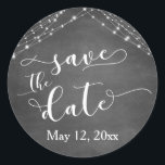 Sticker Rond Chalkboard Chaînes de lumière Calligraphie Enregis<br><div class="desc">Cette suite de designs rustiques et élégants pour mariage et événement présente quelques tendances design mariages populaires combinées de façon fraîche. Avec un arrière - plan en damier texturé et deux cordes d'accents lumineux scintillants, j'ai combiné une belle police de script moderne pour rendre graphique représentant des mots clés et...</div>