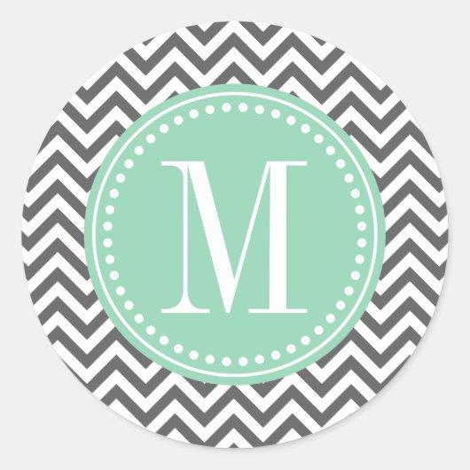 Sticker Rond Charcoal Grey Chevron Zigzag Personnalisé Monogram (Devant)