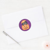 Sticker Rond Chat mignon dans une Halloween violet Citrouille (Enveloppe)