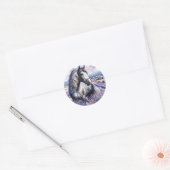 Sticker Rond Cheval gris joli debout en Lavender (Enveloppe)