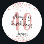 Sticker Rond Chic 40th Birthday Rose Gold Parties scintillant N<br><div class="desc">Célébrez un 40e anniversaire (ou n'importe quel anniversaire d'âge) avec ces autocollants personnalisés conçus avec des confettis de parties scintillant en or rose et un script moderne et chic HAPPY BANTHDAY titre personnalisé avec son âge et son nom ou autre texte. Idéal pour les scellés d'enveloppe et privilégier les cadeaux....</div>