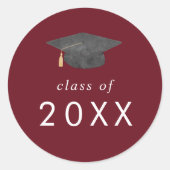 Sticker Rond Chic Red Grad Casquette Classe de 2025 Graduation (Devant)