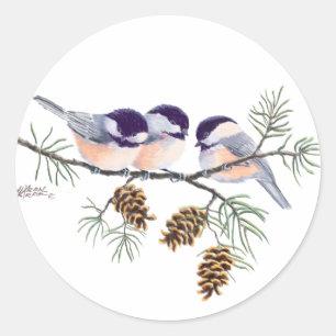 Sticker Rond CHICKADEES et PINECONES par SHARON SHARPE