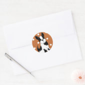 Sticker Rond Chien caricatural de Boston Terrier (Enveloppe)