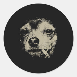 Sticker Rond Chien fumant une cigarette Mème drôle de Chihuahua
