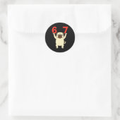Sticker Rond Chien Pug Drôle 67 Mème Six Sept  (Sac)