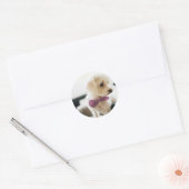 Sticker Rond Chiot avec une Cravate à mâchoires (Enveloppe)
