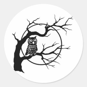 Sticker Rond Chouette éffrayante dans l'arbre