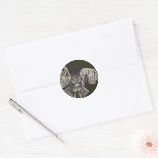 Sticker Rond Chouette tigre volante (Enveloppe)